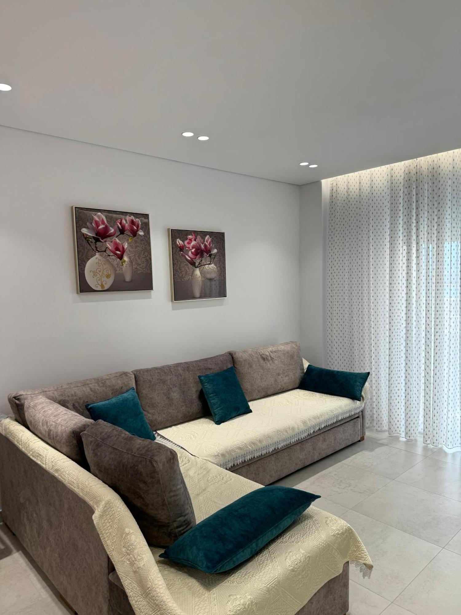 Alpha Lux Apartment Sarandë Buitenkant foto